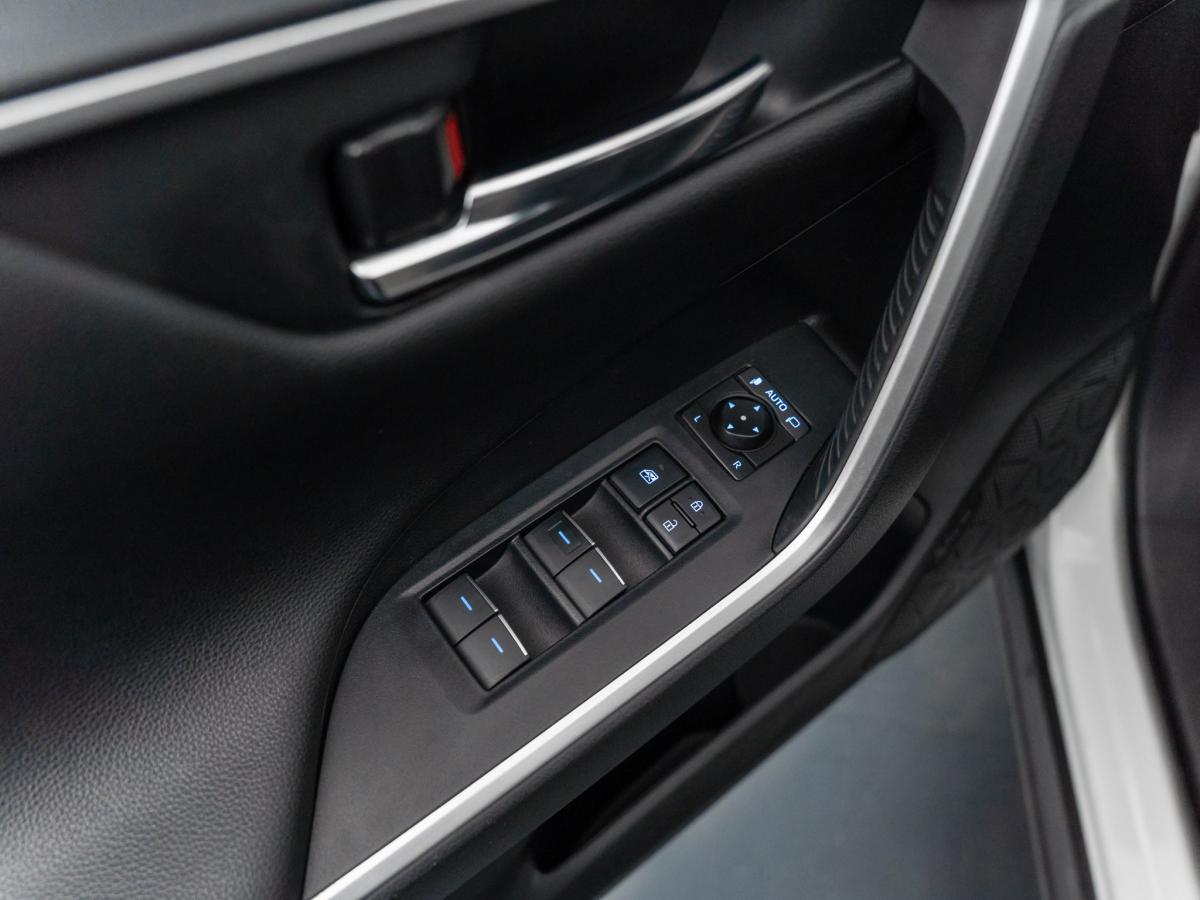 toyota-rav4-2022-hibrido-a-gasolina-2487cc