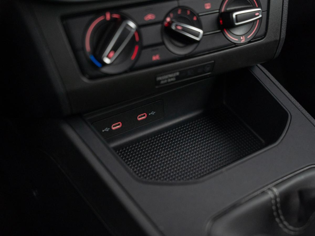 seat-ibiza-2023-gasolina-999cc