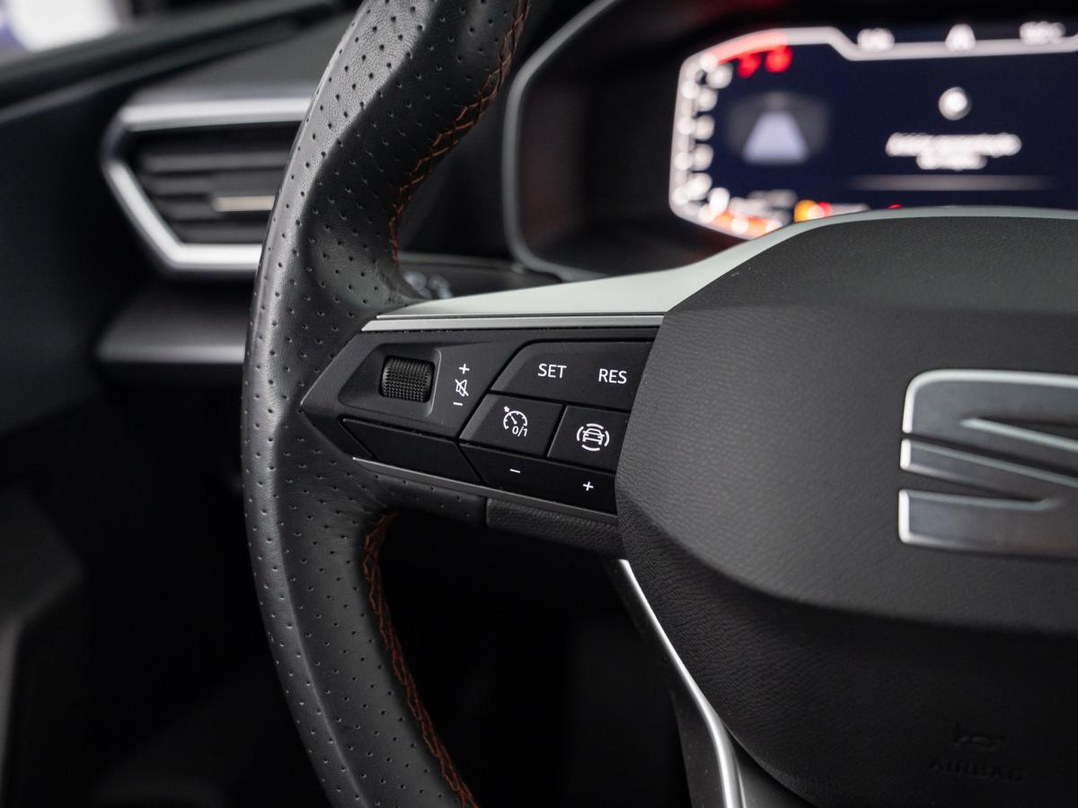 seat-leon-2023-gasolina-999cc