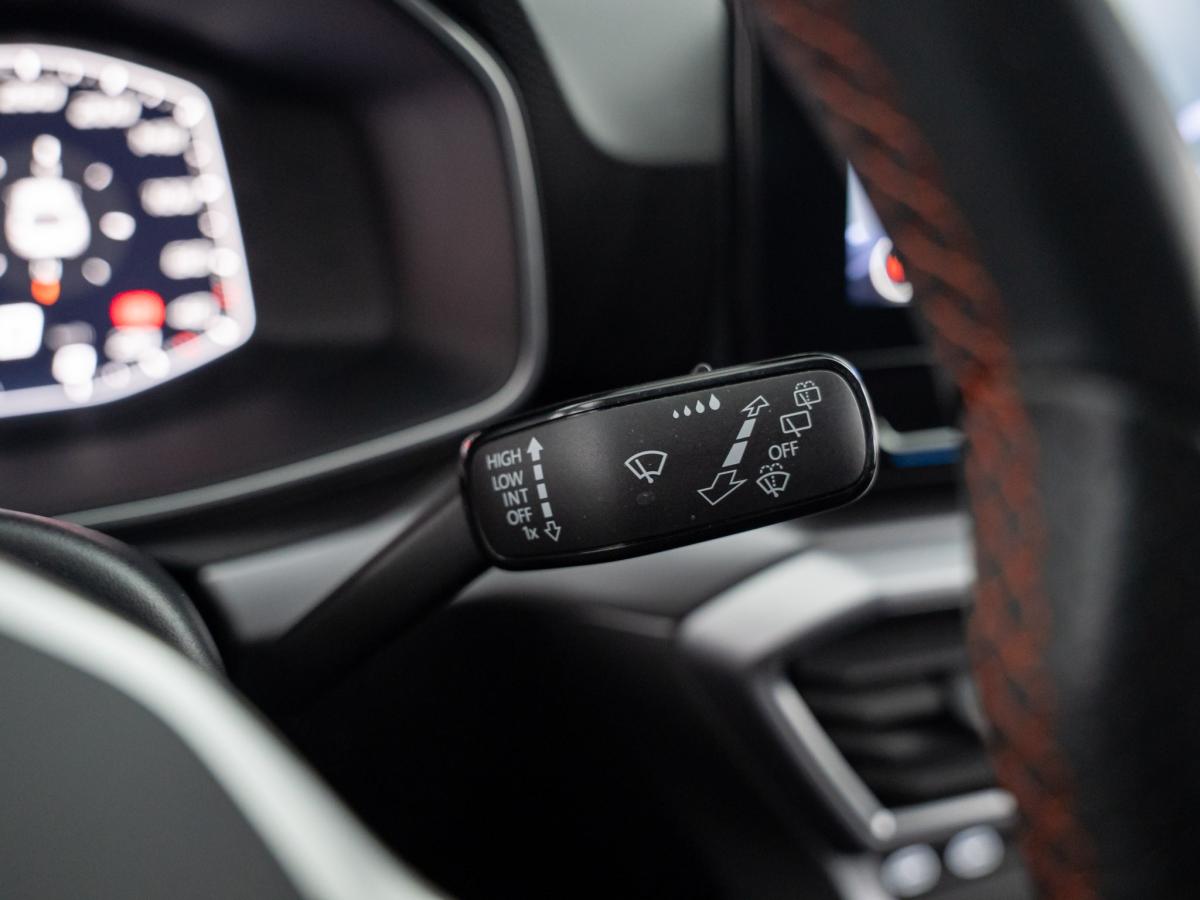 seat-leon-2023-gasolina-999cc
