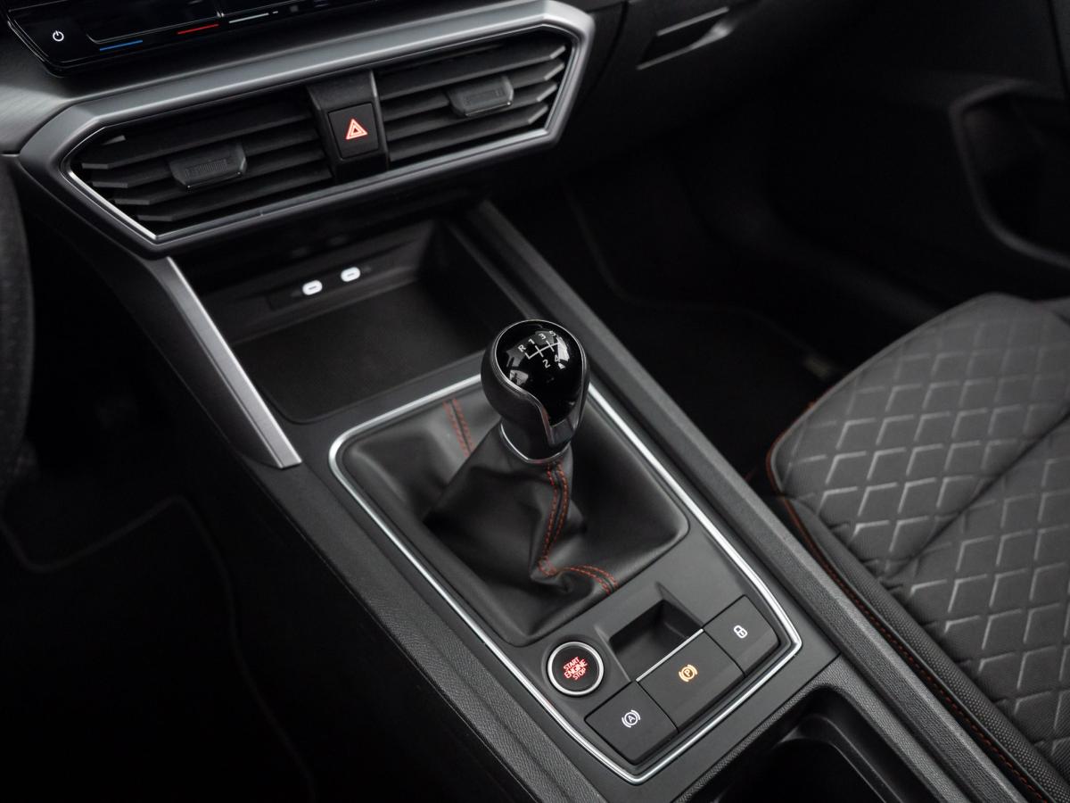 seat-leon-2023-gasolina-999cc