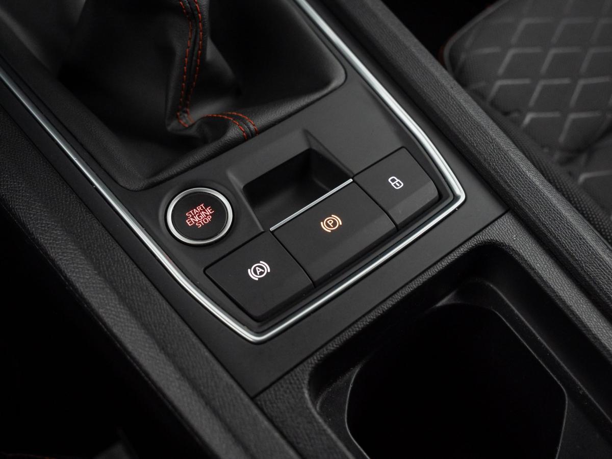 seat-leon-2023-gasolina-999cc