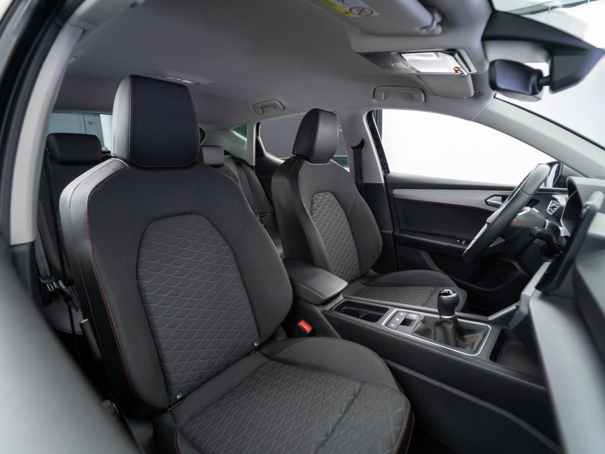 seat-leon-2023-gasolina-999cc