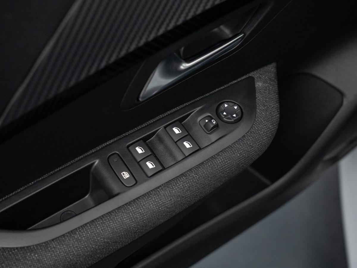 peugeot-208-2025-gasolina-1199cc