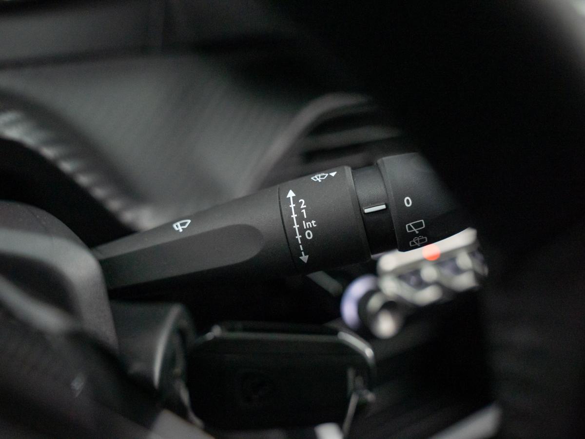 peugeot-208-2025-gasolina-1199cc