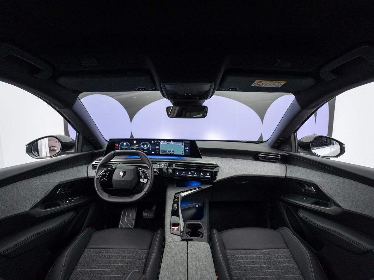 peugeot-e-3008-2025-eletrico-500cc
