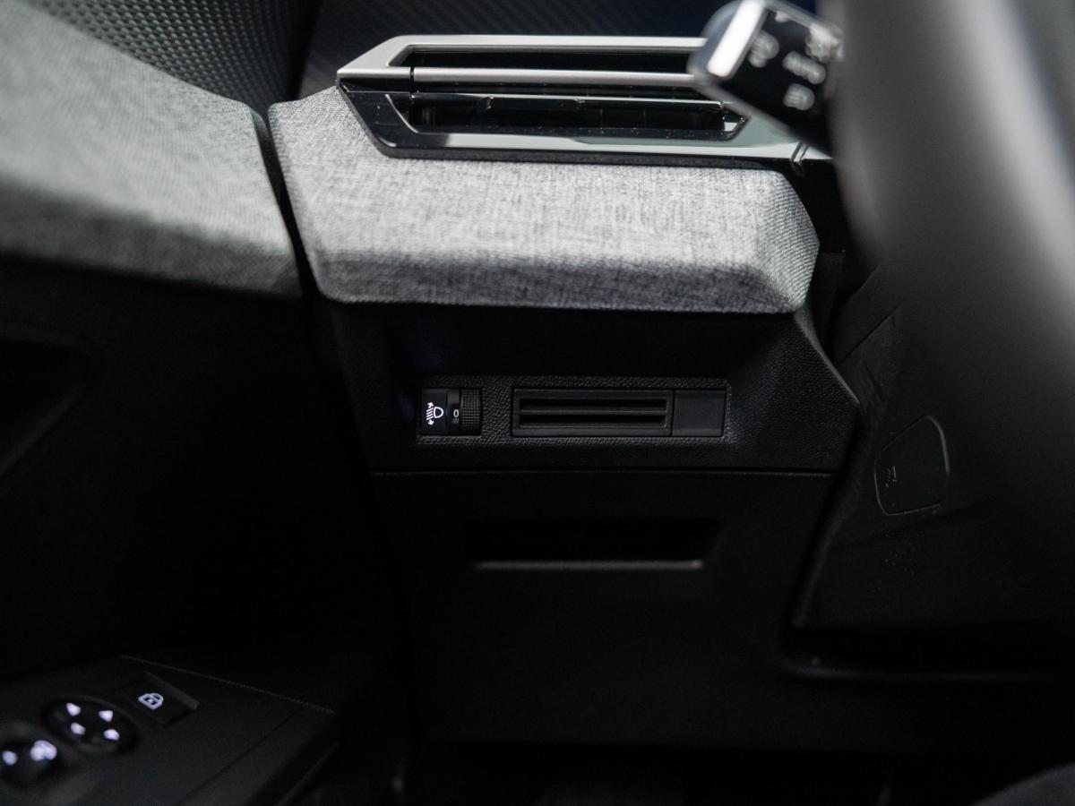 peugeot-e-3008-2025-eletrico-500cc