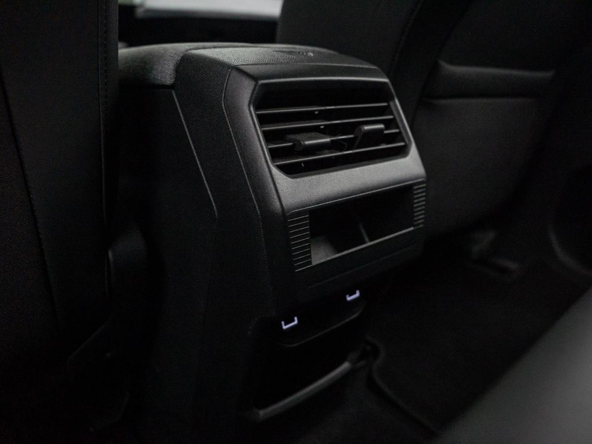 peugeot-e-3008-2025-eletrico-500cc