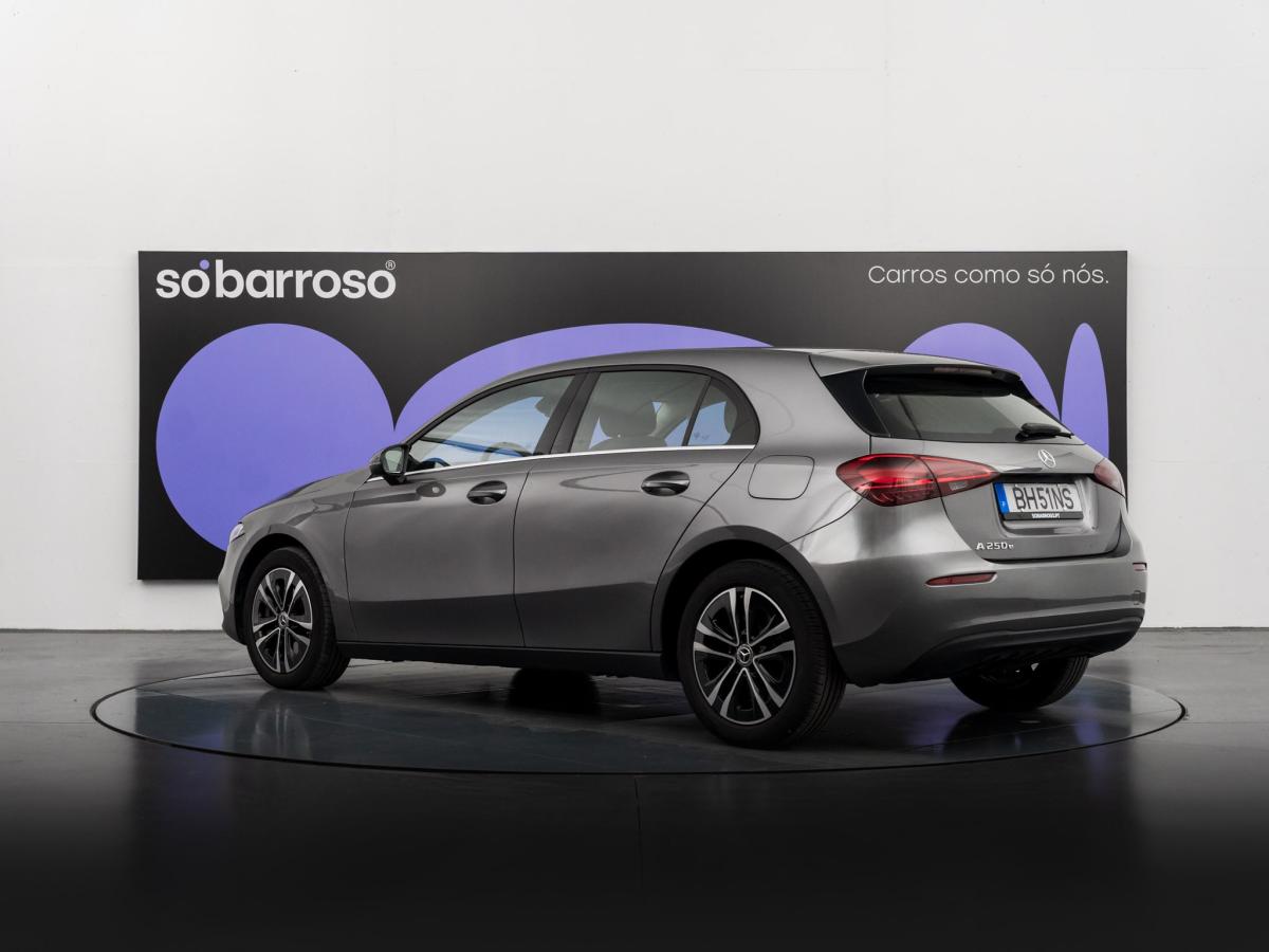 mercedes-benz-classe-a-2024-hibrido-a-gasolina-1332cc