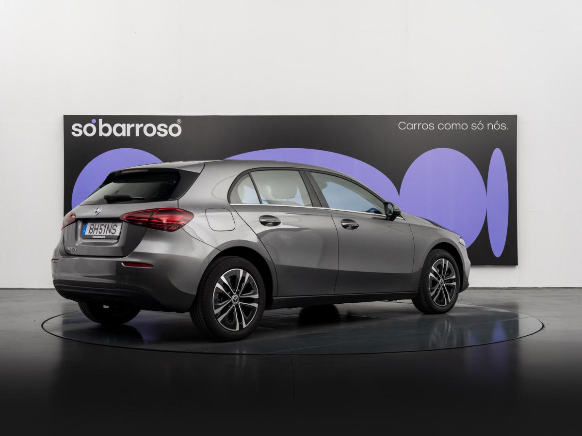 mercedes-benz-classe-a-2024-hibrido-a-gasolina-1332cc