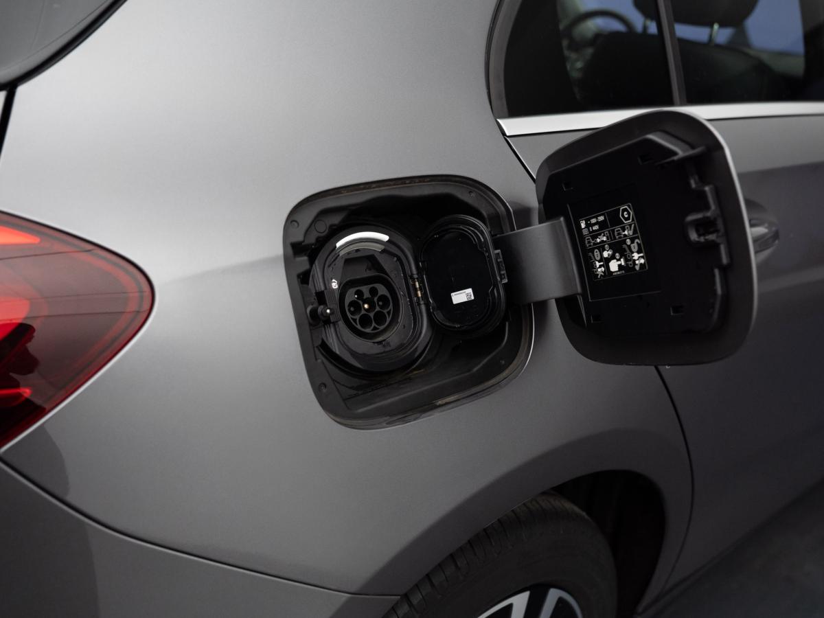 mercedes-benz-classe-a-2024-hibrido-a-gasolina-1332cc