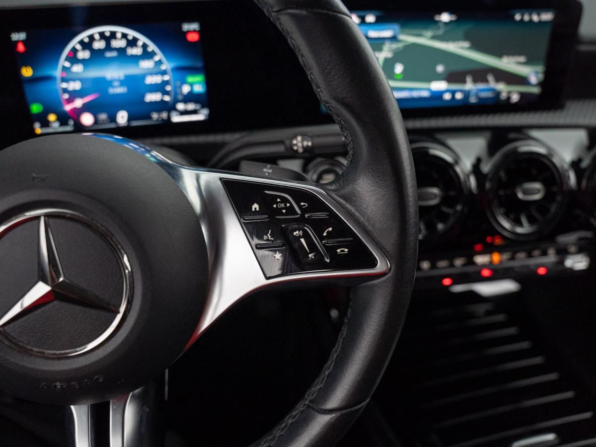 mercedes-benz-classe-a-2024-hibrido-a-gasolina-1332cc