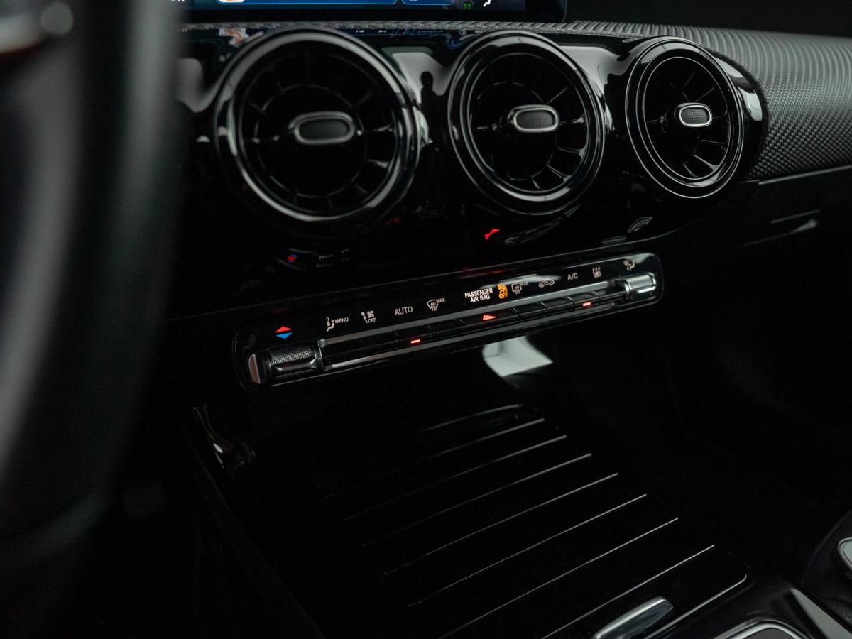 mercedes-benz-classe-a-2024-hibrido-a-gasolina-1332cc