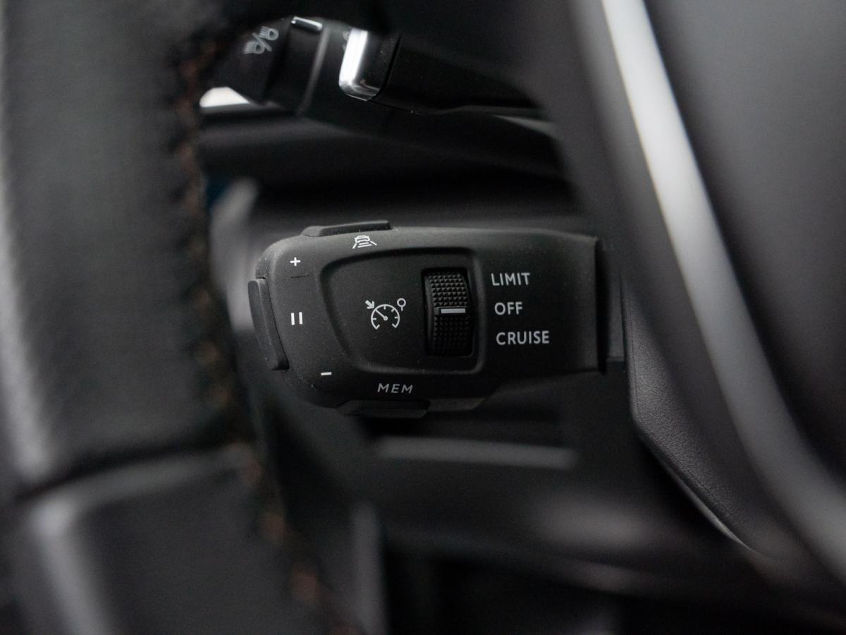 peugeot-3008-2023-hibrido-a-gasolina-1598cc