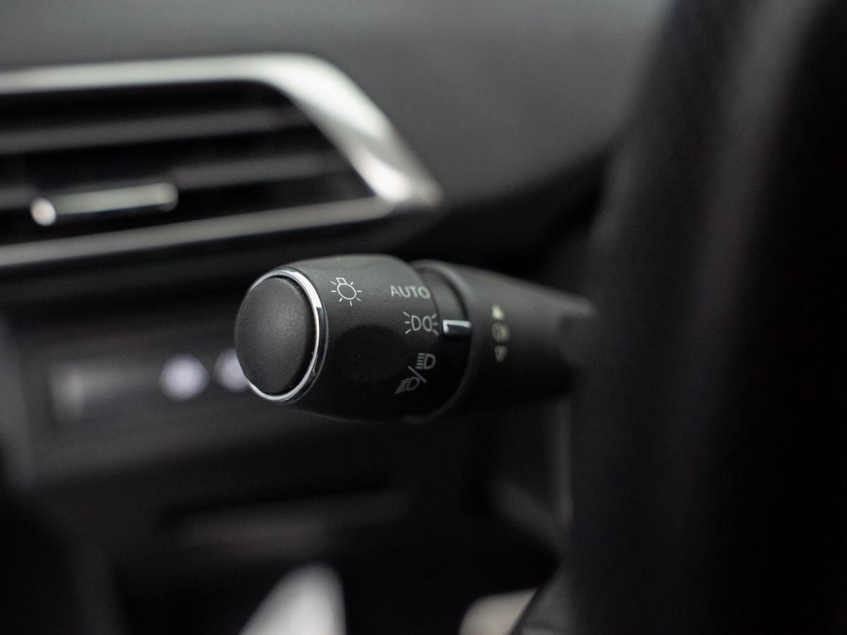 peugeot-3008-2023-hibrido-a-gasolina-1598cc