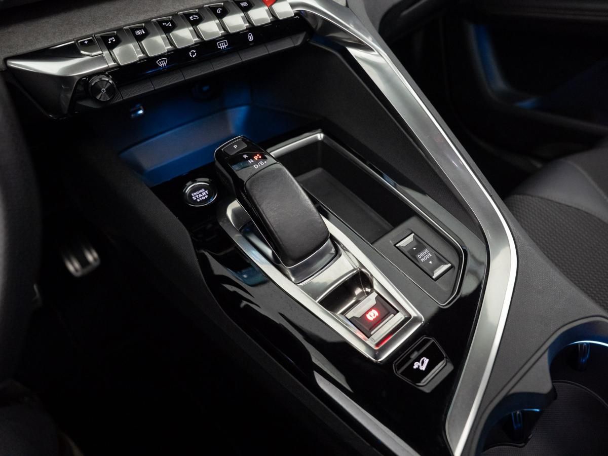 peugeot-3008-2023-hibrido-a-gasolina-1598cc