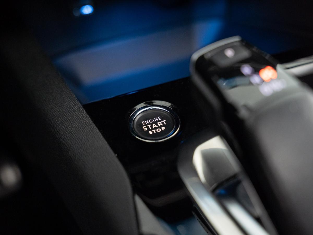 peugeot-3008-2023-hibrido-a-gasolina-1598cc