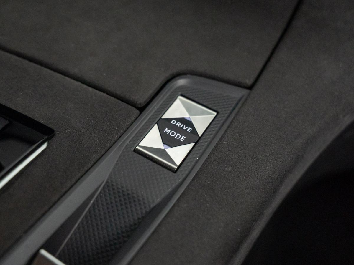 ds-ds-7-crossback-2022-hibrido-a-gasolina-1598cc