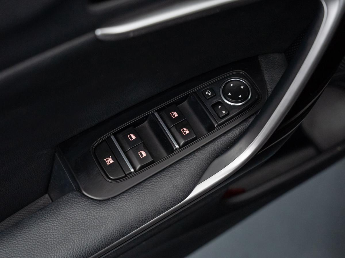 kia-xceed-2023-hibrido-a-gasolina-1580cc