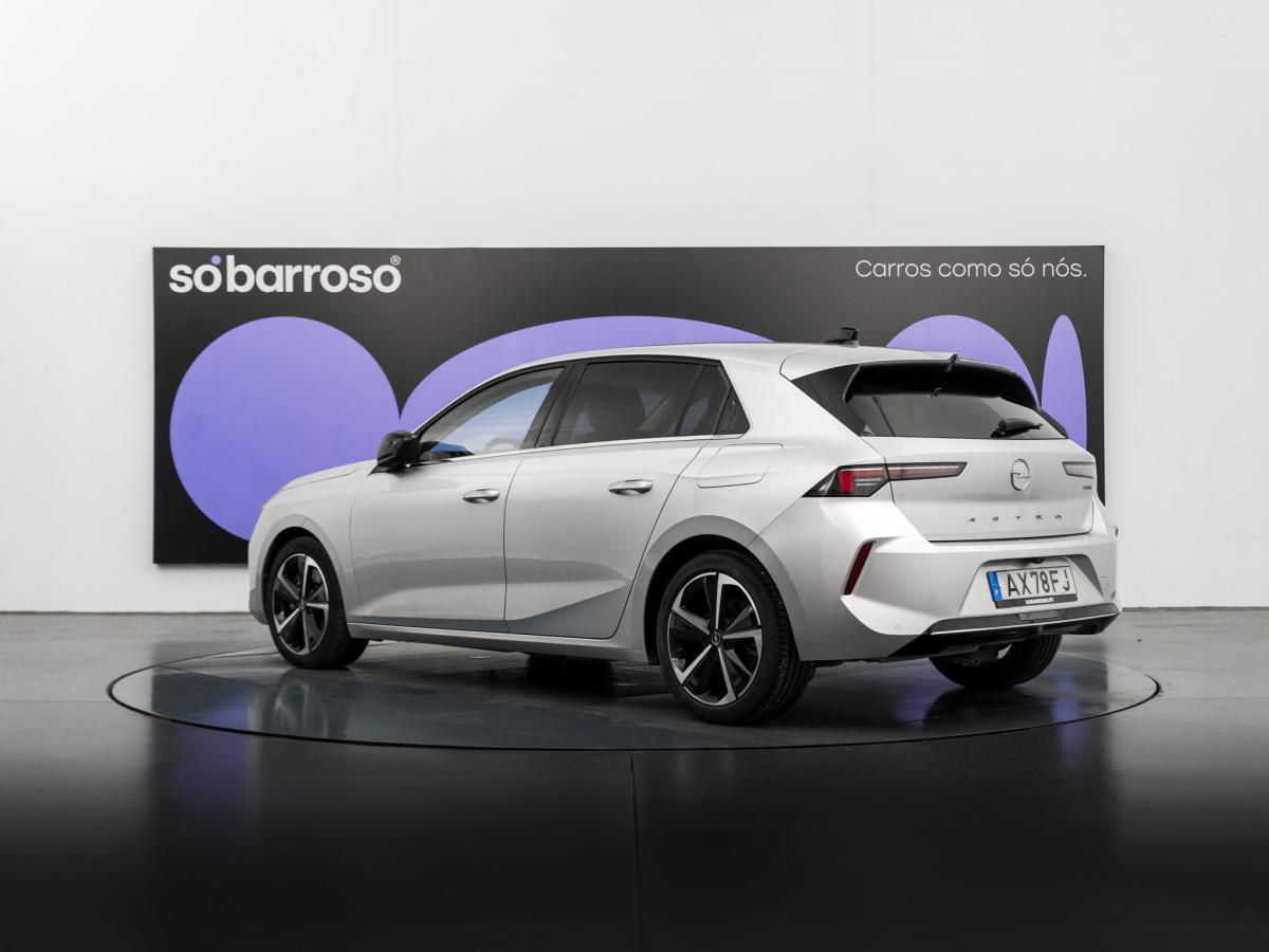 opel-astra-2023-hibrido-a-gasolina-1598cc