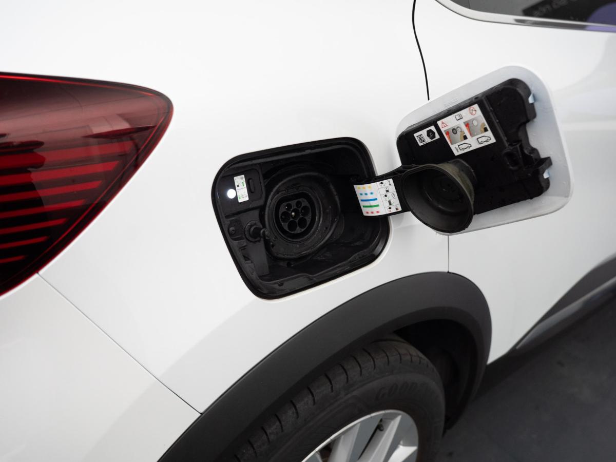renault-captur-2022-hibrido-a-gasolina-1598cc