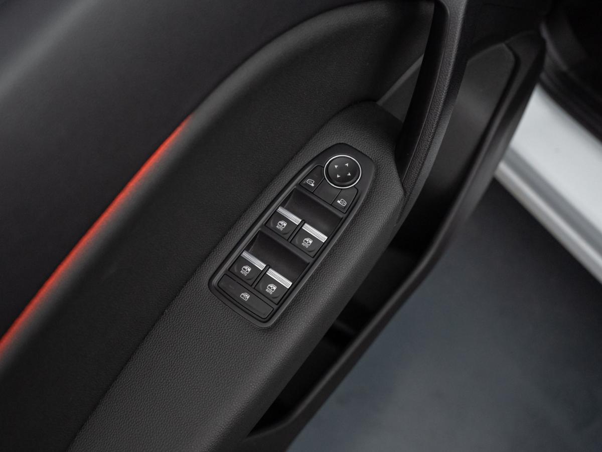 renault-captur-2022-hibrido-a-gasolina-1598cc