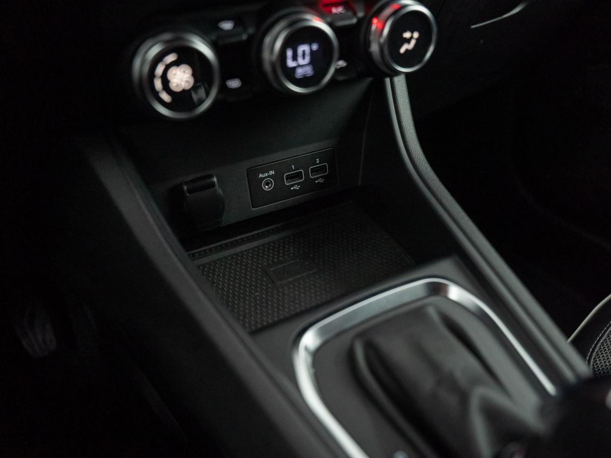 renault-captur-2022-hibrido-a-gasolina-1598cc