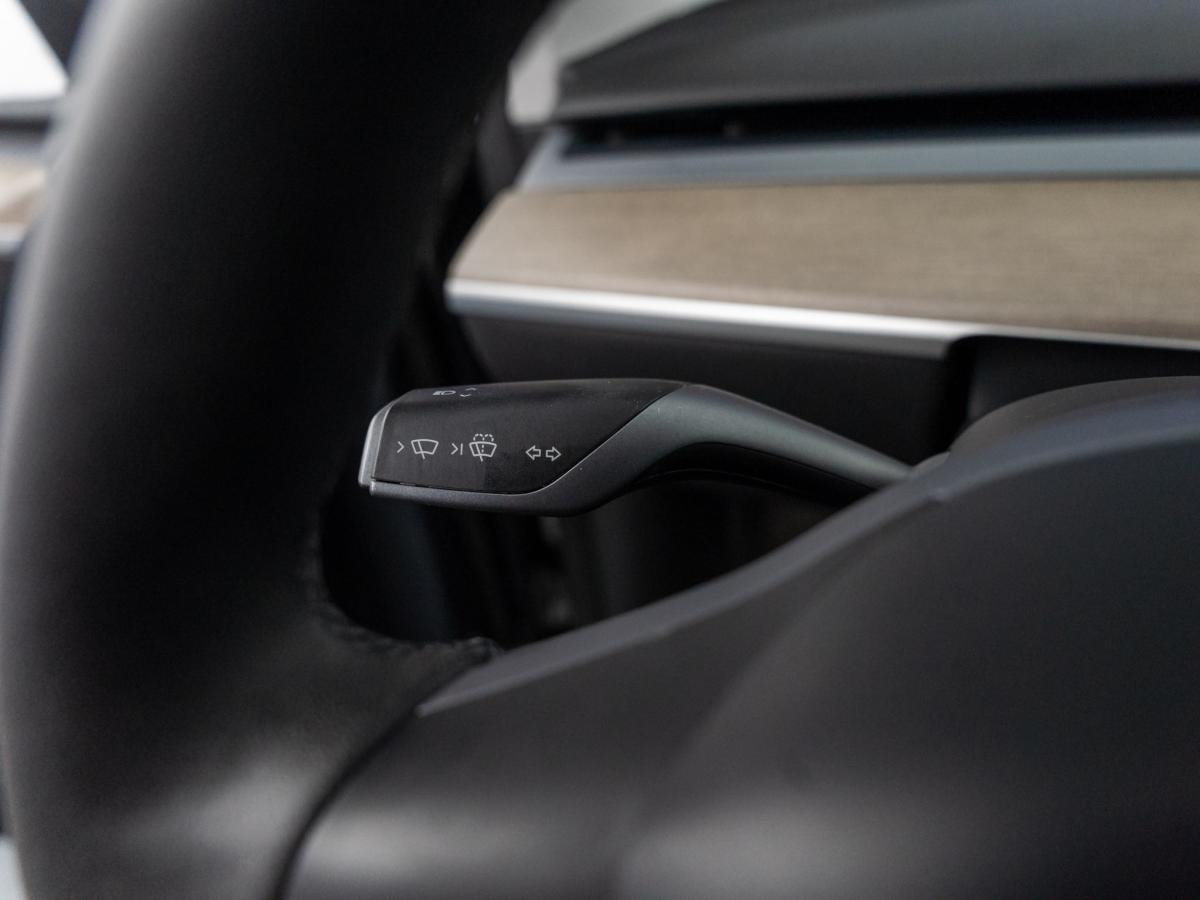 tesla-model-y-2022-eletrico-500cc