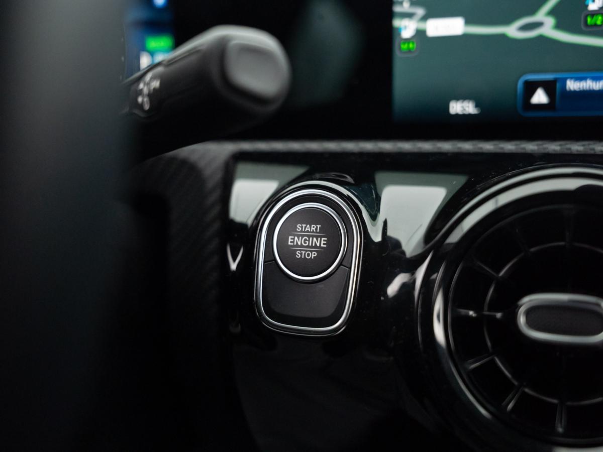mercedes-benz-classe-a-2025-hibrido-a-gasolina-1332cc
