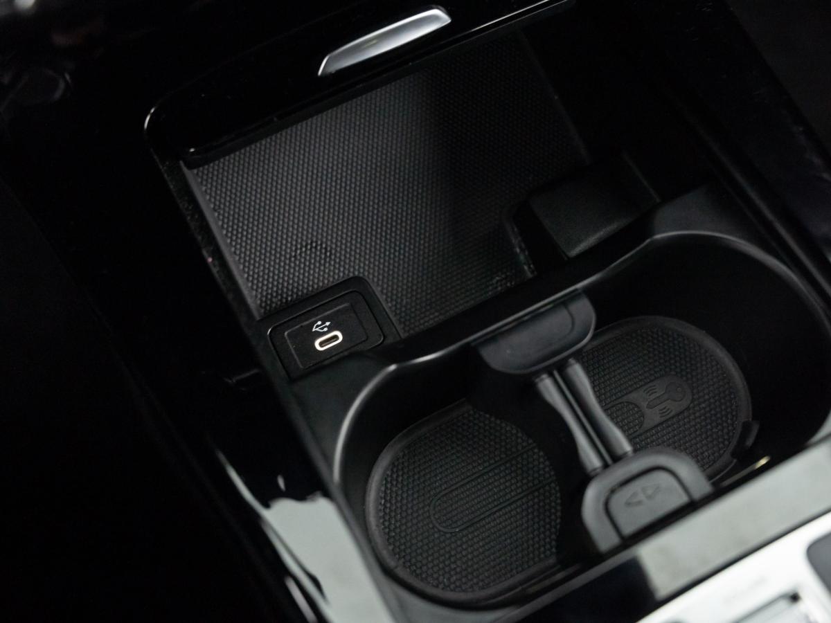mercedes-benz-classe-a-2025-hibrido-a-gasolina-1332cc