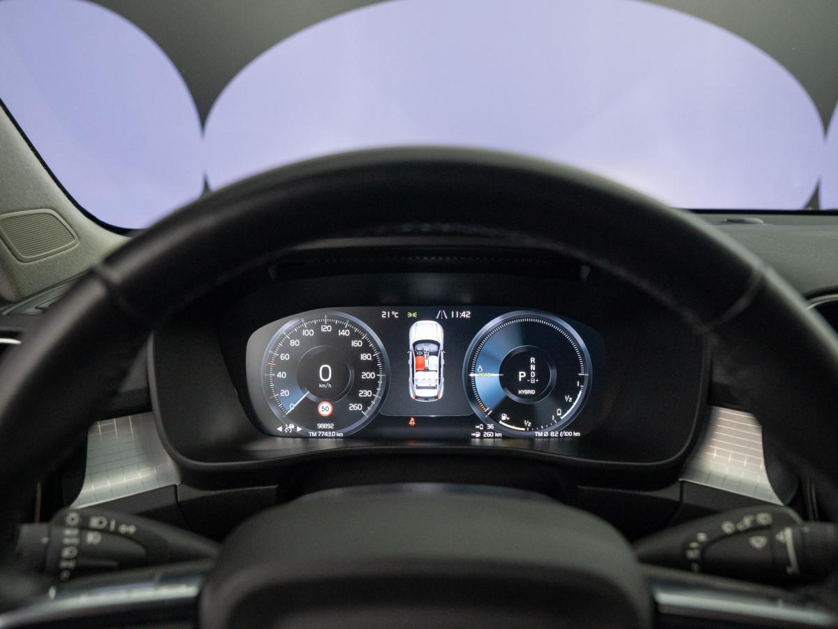 volvo-xc40-2022-hibrido-a-gasolina-1477cc