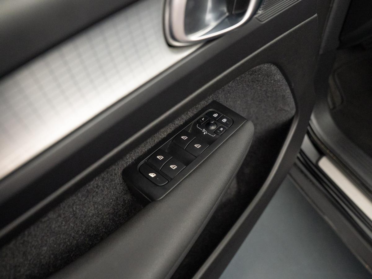volvo-xc40-2022-hibrido-a-gasolina-1477cc