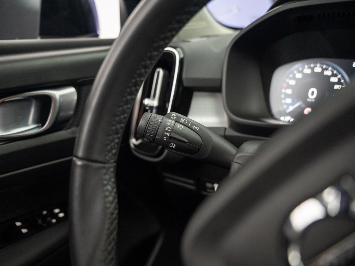 volvo-xc40-2022-hibrido-a-gasolina-1477cc