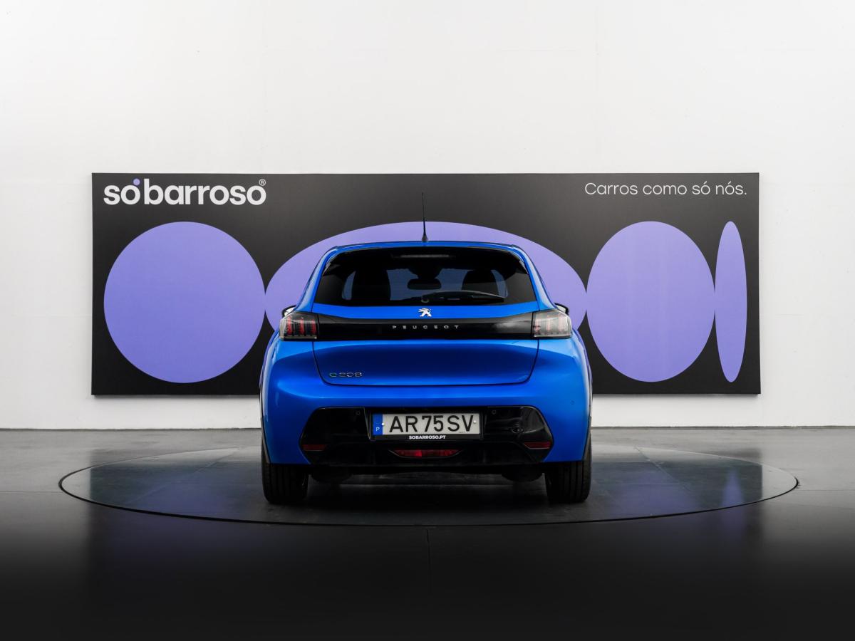 peugeot-208-2023-eletrico-500cc