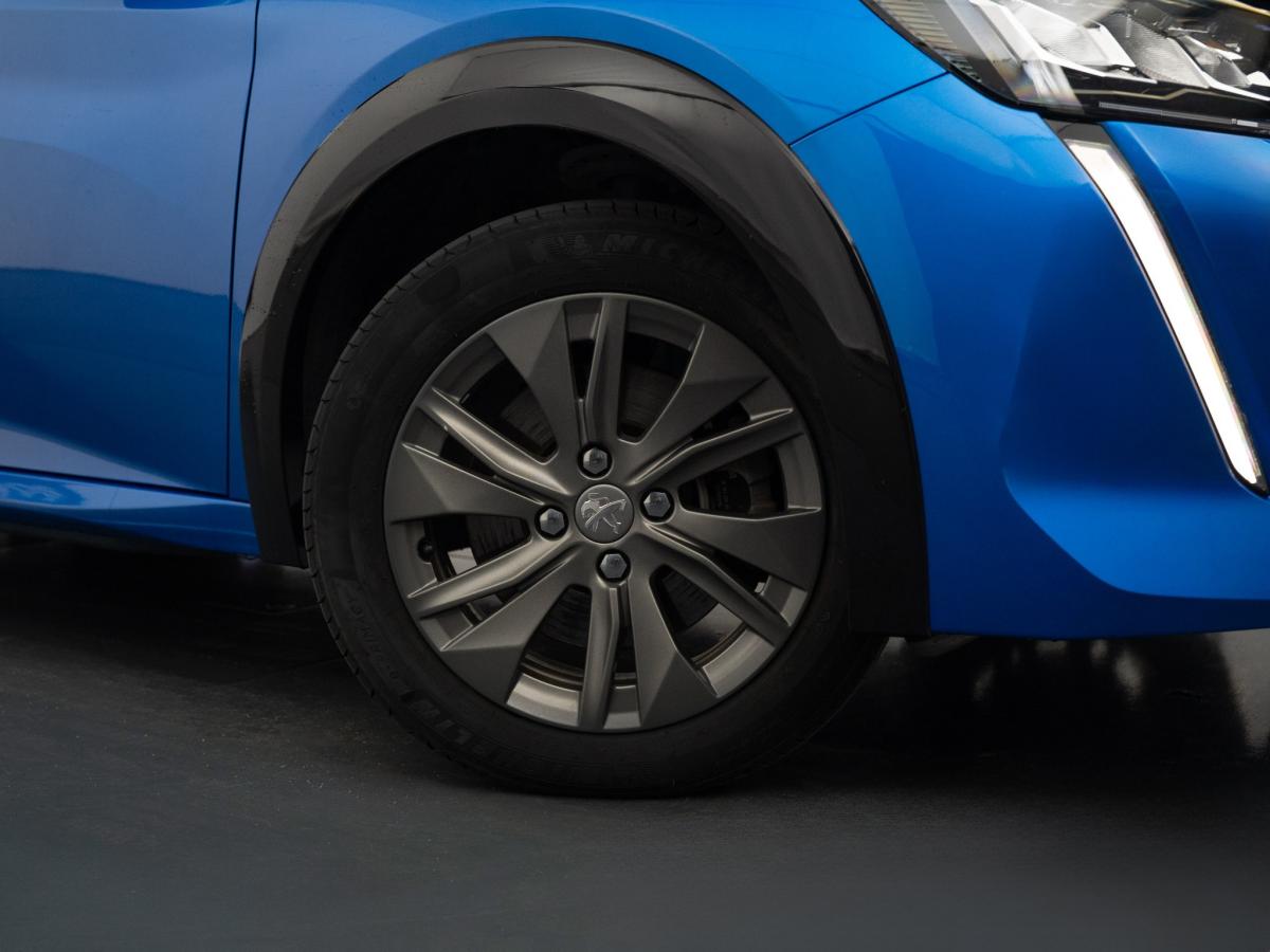peugeot-208-2023-eletrico-500cc