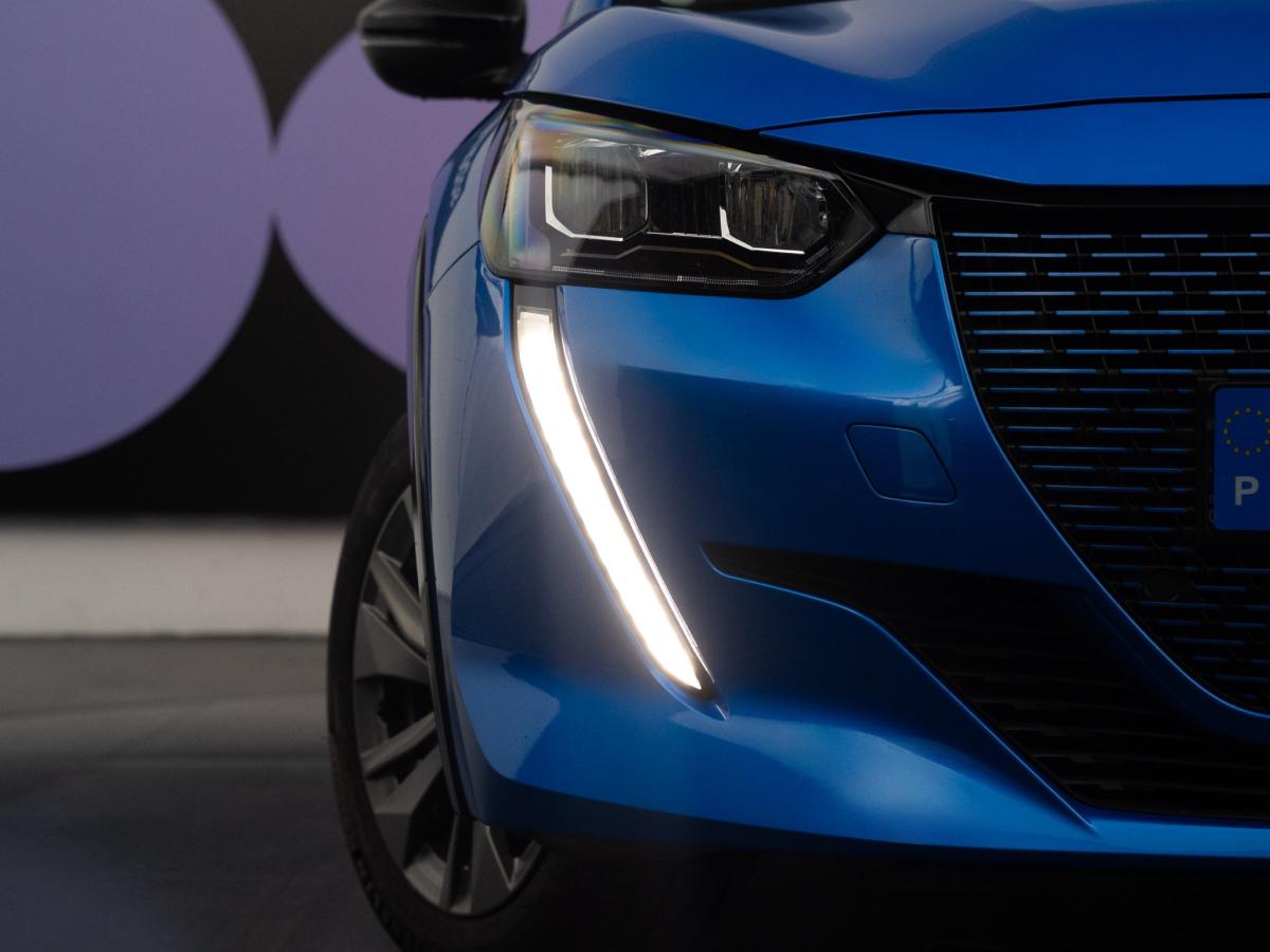 peugeot-208-2023-eletrico-500cc
