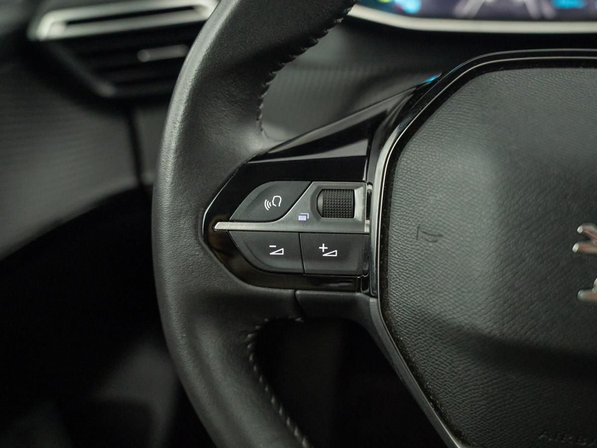 peugeot-208-2023-eletrico-500cc