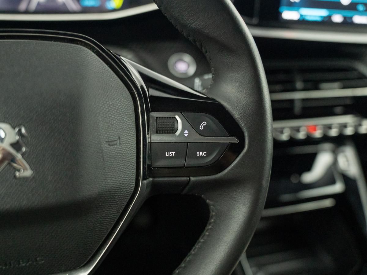peugeot-208-2023-eletrico-500cc