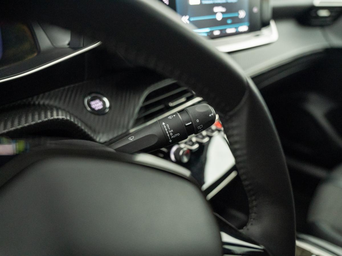 peugeot-208-2023-eletrico-500cc