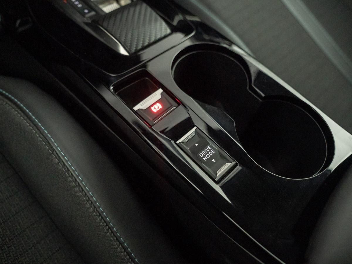 peugeot-208-2023-eletrico-500cc