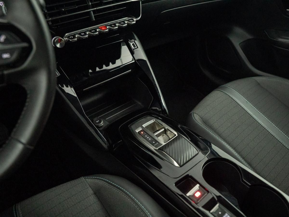 peugeot-208-2023-eletrico-500cc