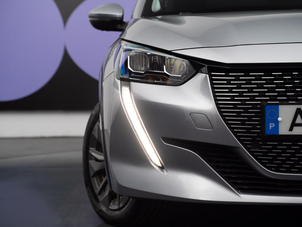 peugeot-208-2022-eletrico-500cc