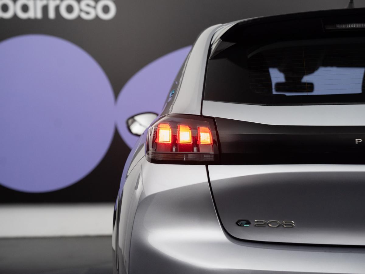peugeot-208-2022-eletrico-500cc