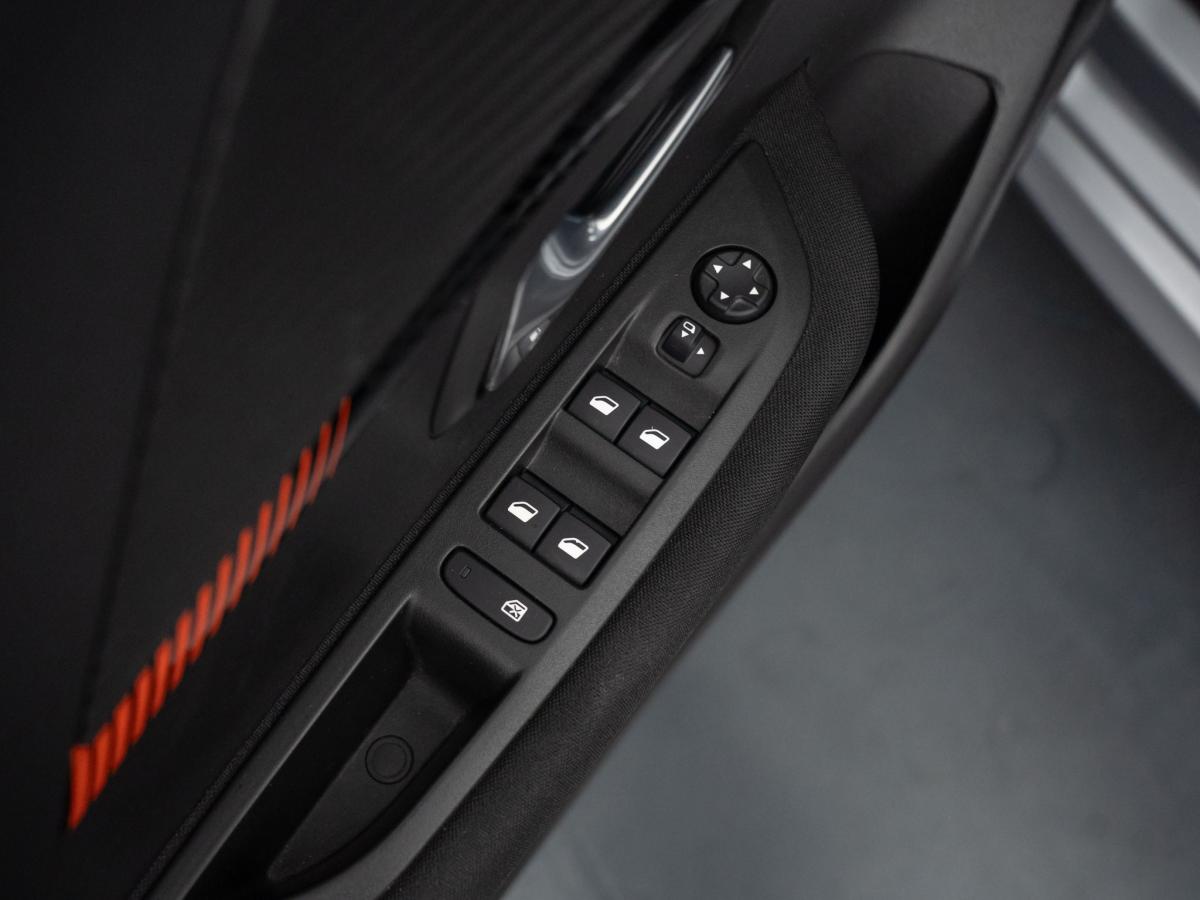 peugeot-208-2022-eletrico-500cc