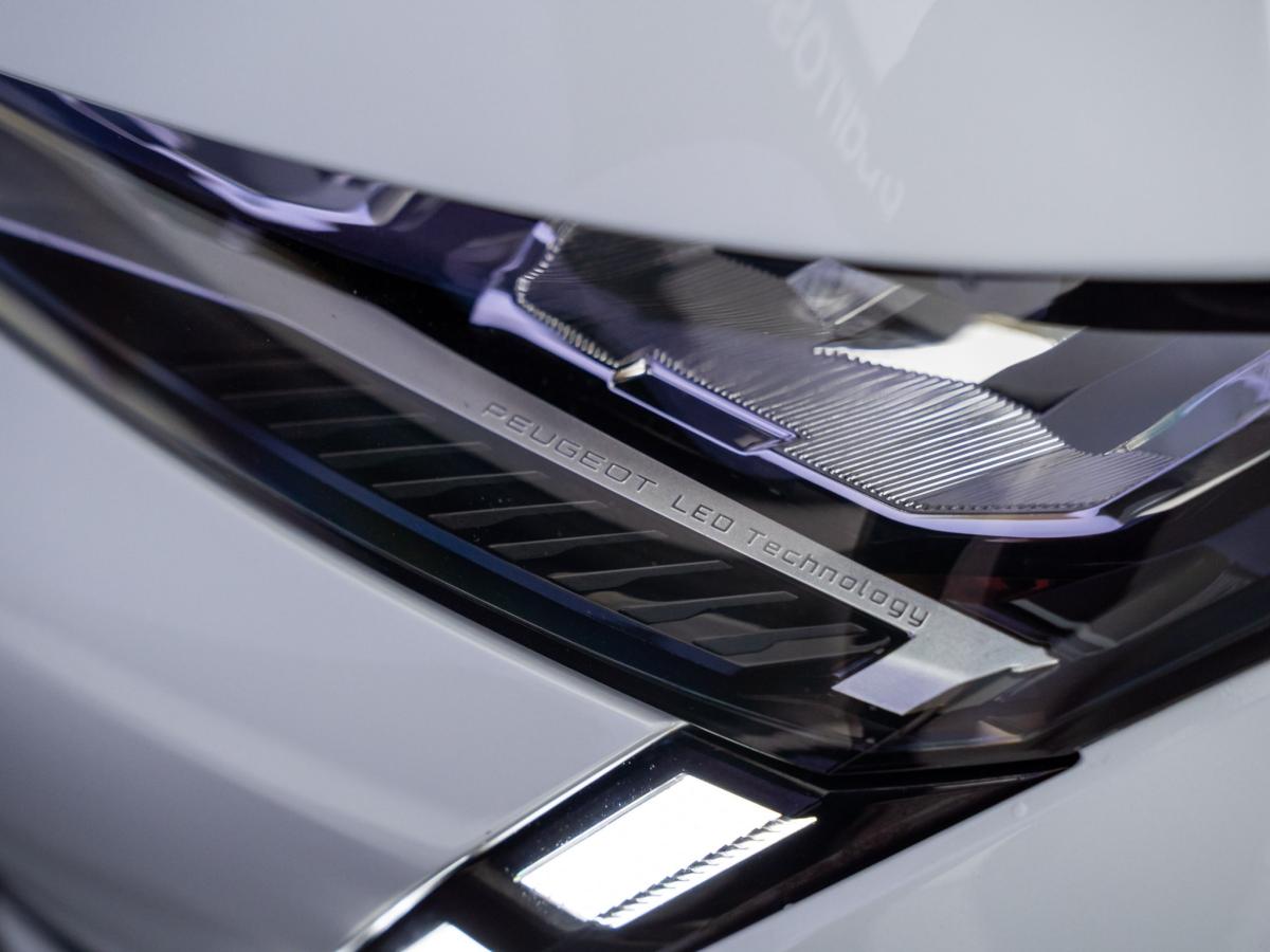peugeot-308-2023-hibrido-a-gasolina-1598cc