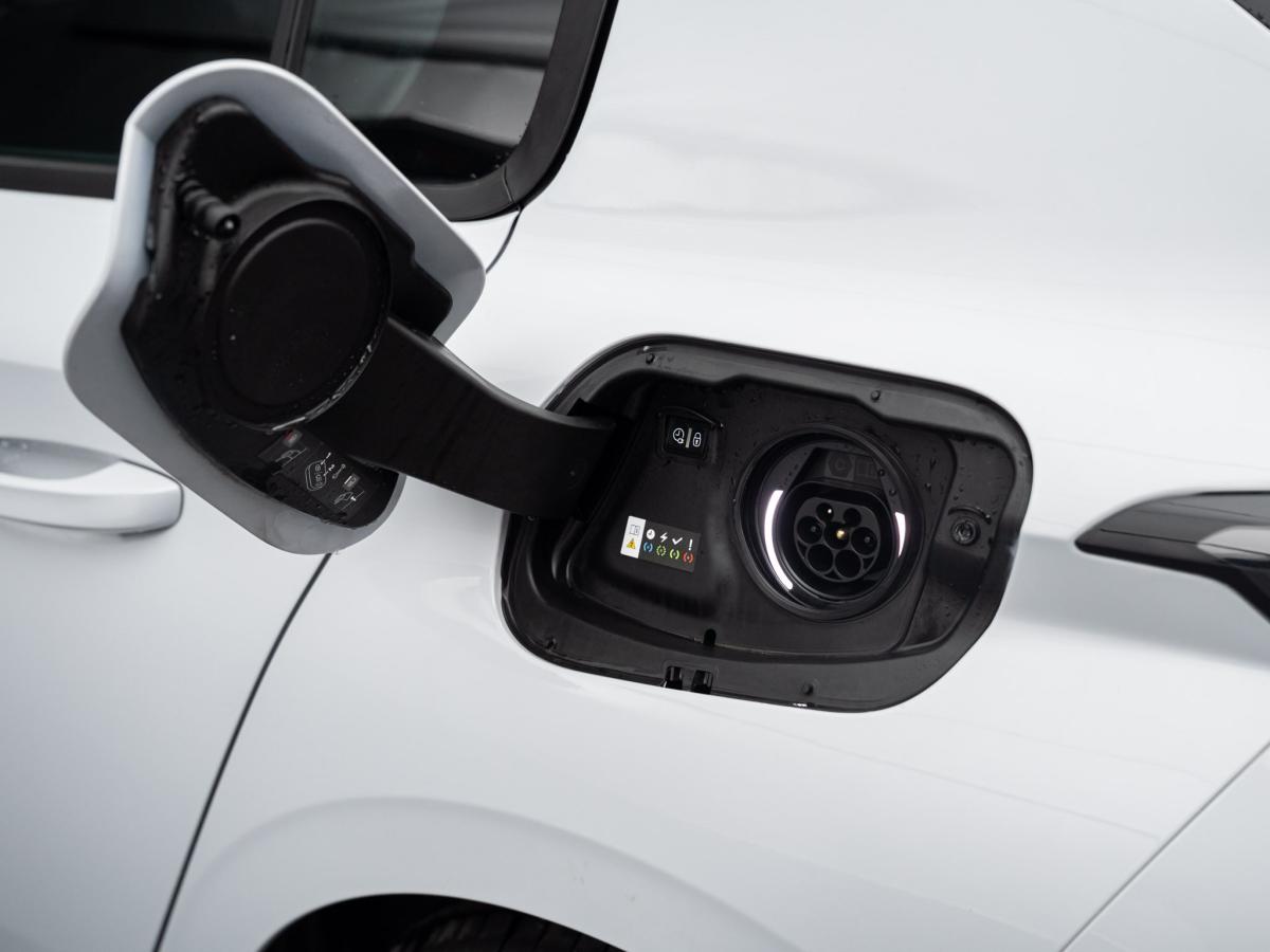 peugeot-308-2023-hibrido-a-gasolina-1598cc