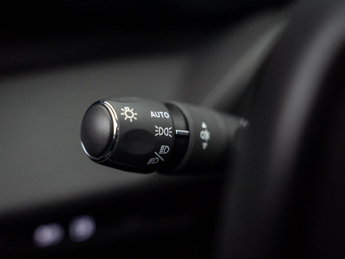 peugeot-308-2023-hibrido-a-gasolina-1598cc