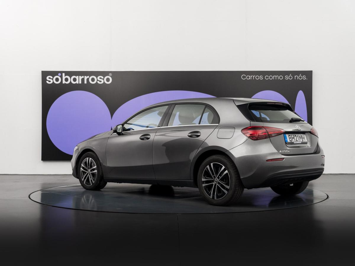 mercedes-benz-classe-a-2024-hibrido-a-gasolina-1332cc