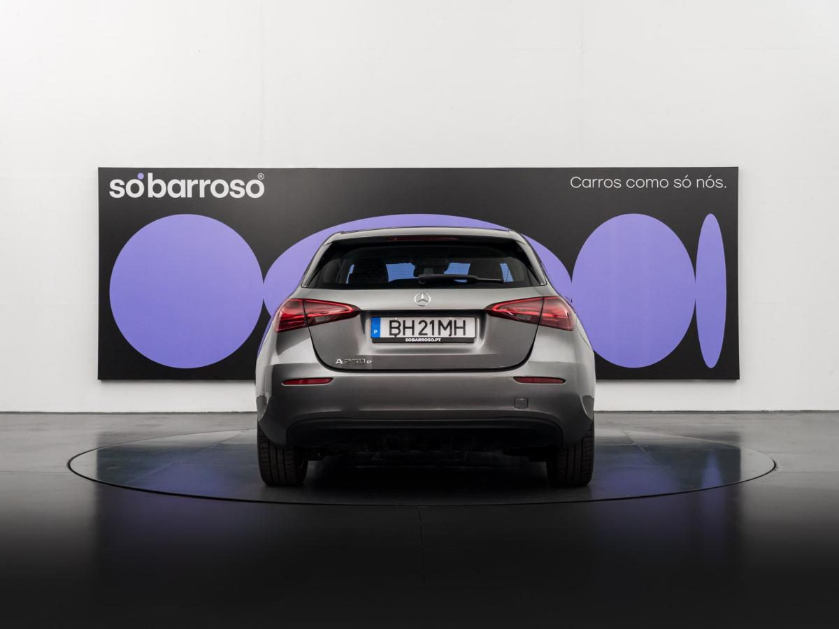 mercedes-benz-classe-a-2024-hibrido-a-gasolina-1332cc