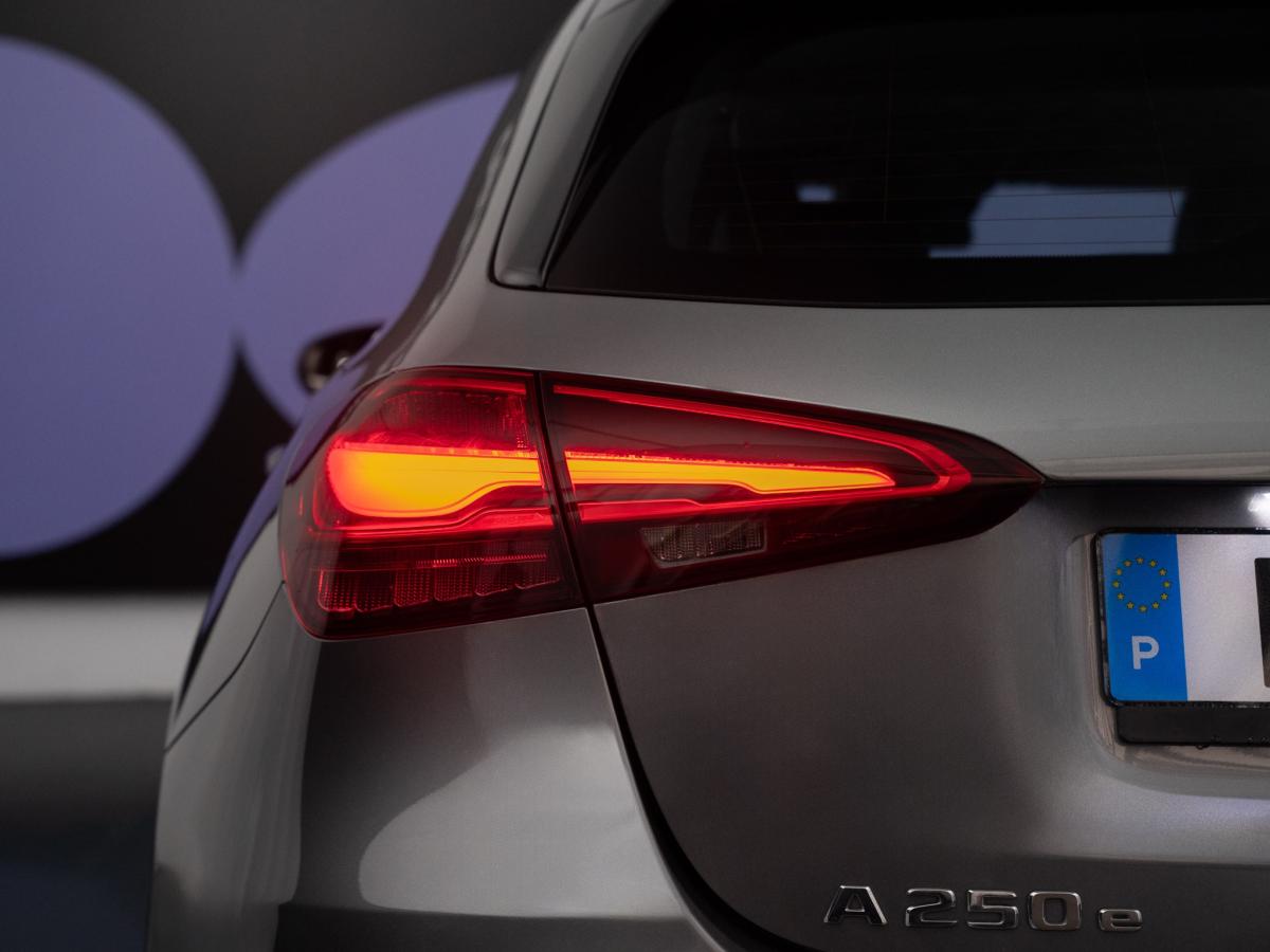 mercedes-benz-classe-a-2024-hibrido-a-gasolina-1332cc
